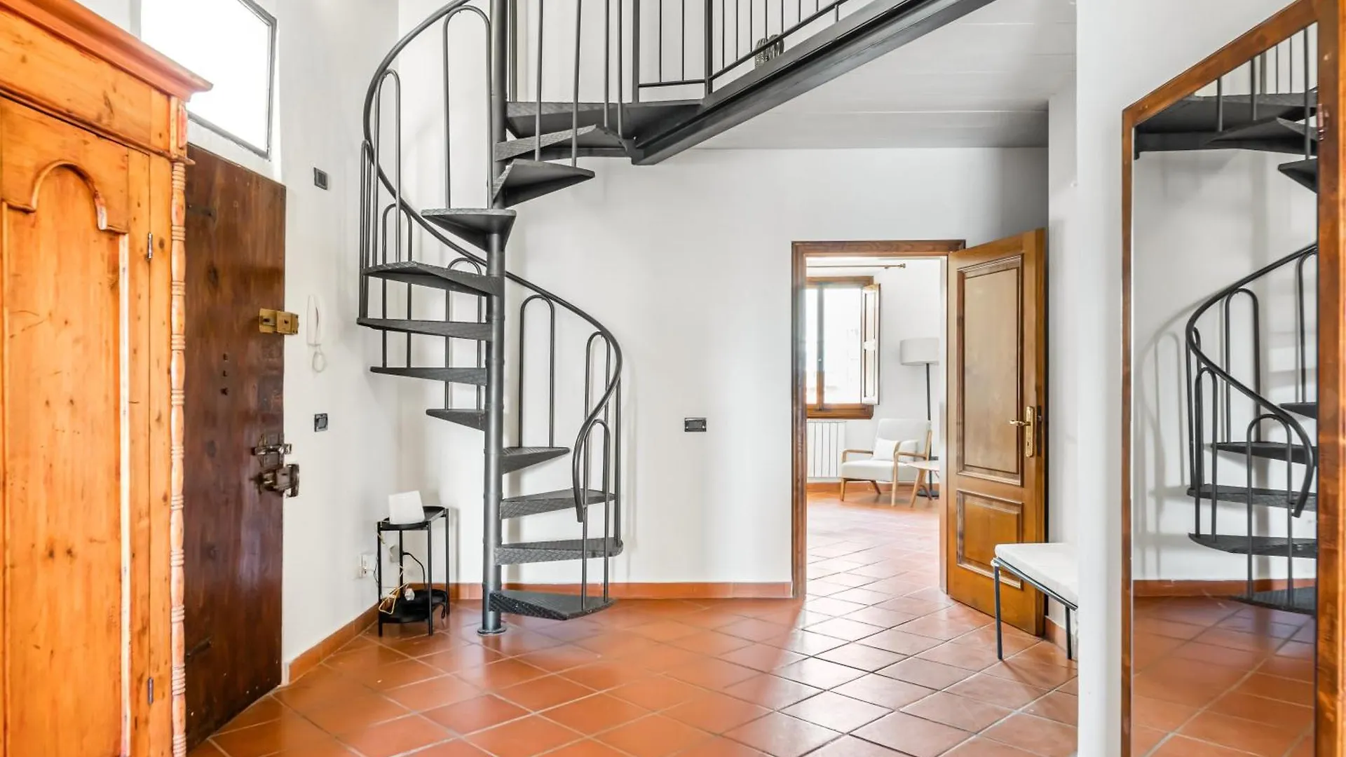Sant'Ambrogio Gem - Chic Florence Nest Апартаменты